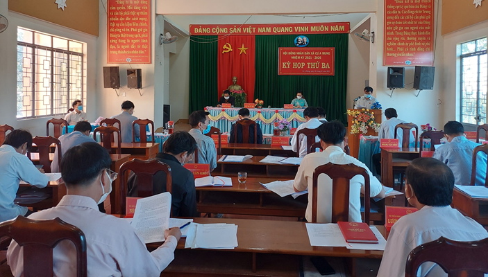 Hội đồng nhân dân xã Cư A Mung tổ chức kỳ họp thứ ba, khóa IV, nhiệm kỳ 2021-2026